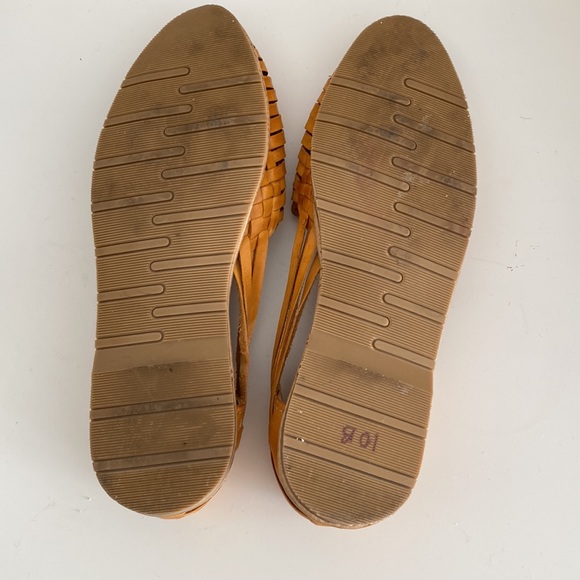 Women’s Huarache Sandal - Picture 4 of 9